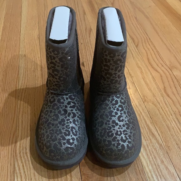 Ugg - Kids’ Classic ll Glitter Leopard - Picture 3 of 6
